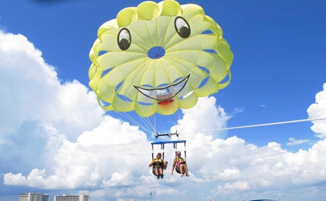 Parasail Center.jpg